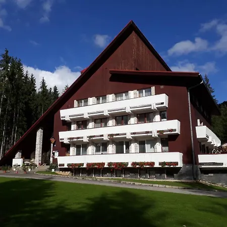 Tale - Dom Horskej Sluzby * Valaská